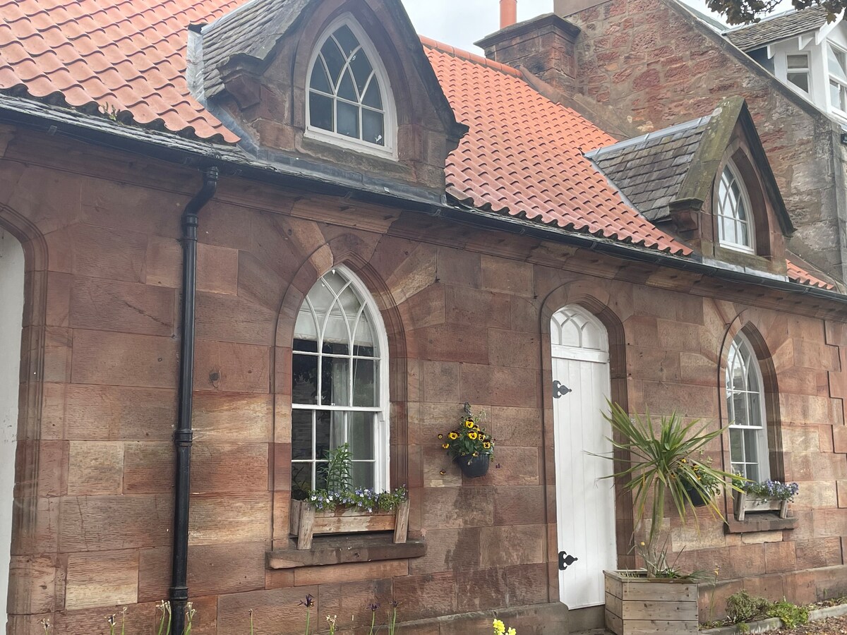 Home with Seaview & hot tub, Aberlady East Lothian