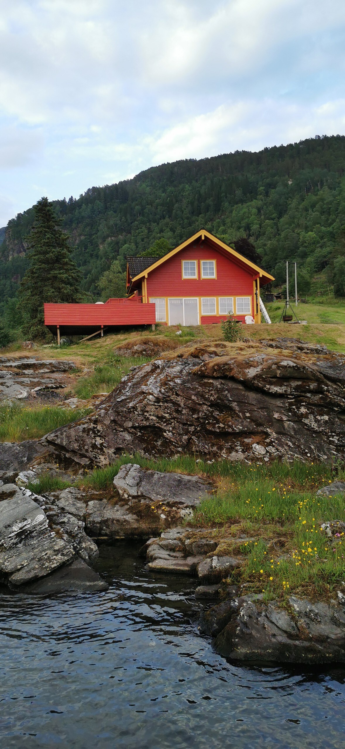 Hytte med boblebad og badstue