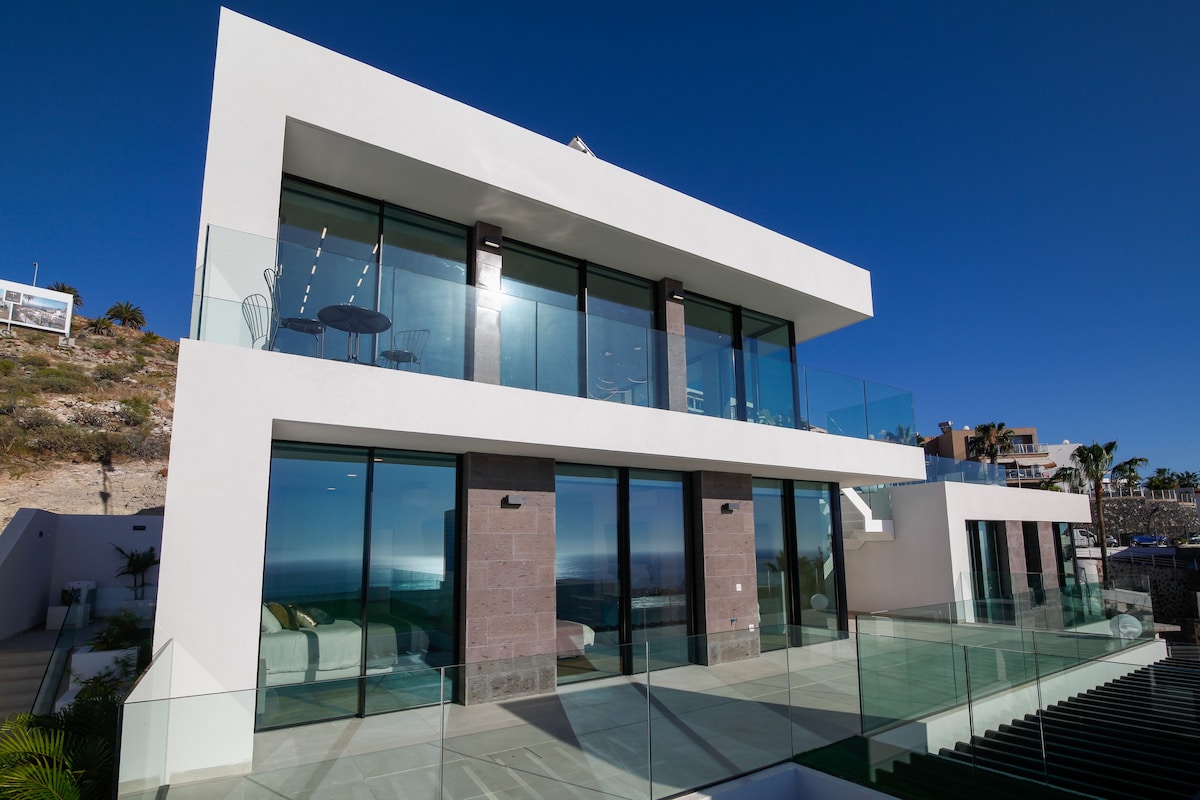 Lux 200m NEW Villa E with heated pool, ocean view