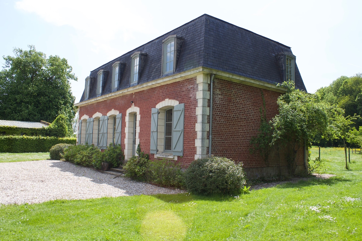 令人惊叹的新装修版Bezencourt Cottage