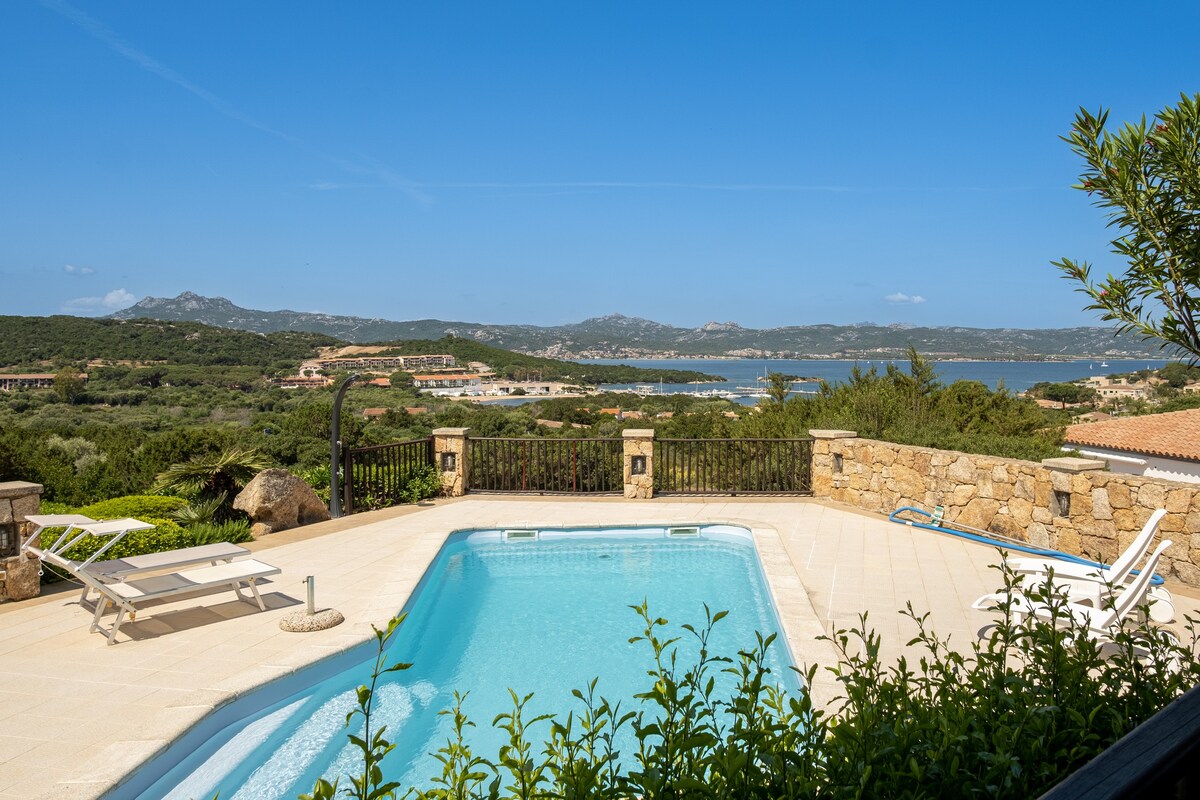 Villa Baia Sardinia Con Piscina Privata e Vista