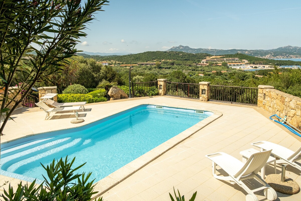 Villa Baia Sardinia Con Piscina Privata e Vista