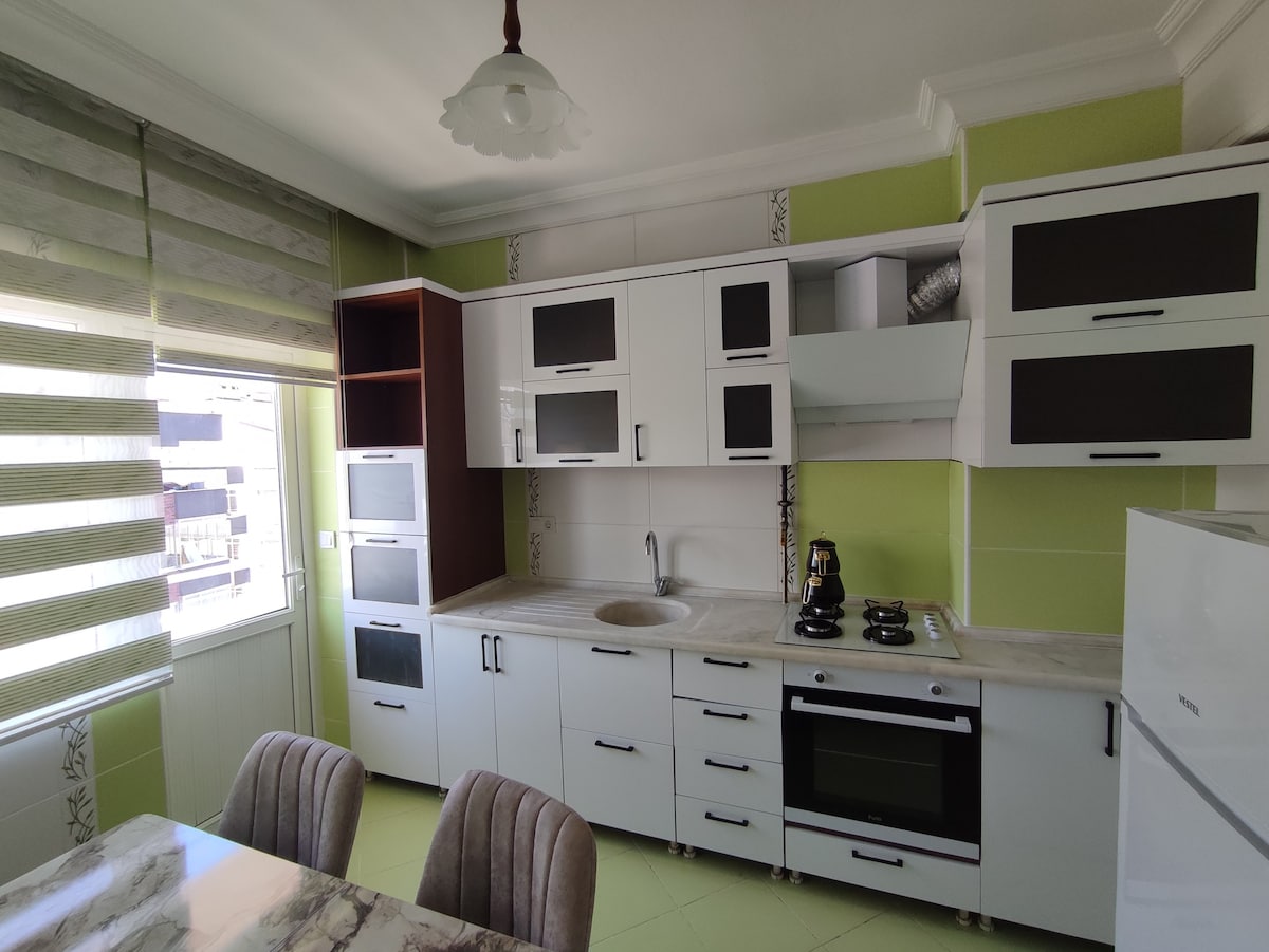 3 Bedroom Central Apartment For 8 People Floor 3