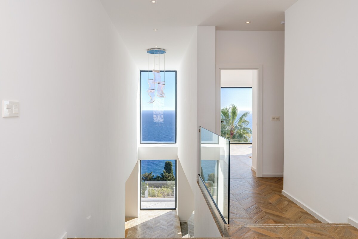 Luxury Mansion| Sea Views |4 bedrooms en-suite
