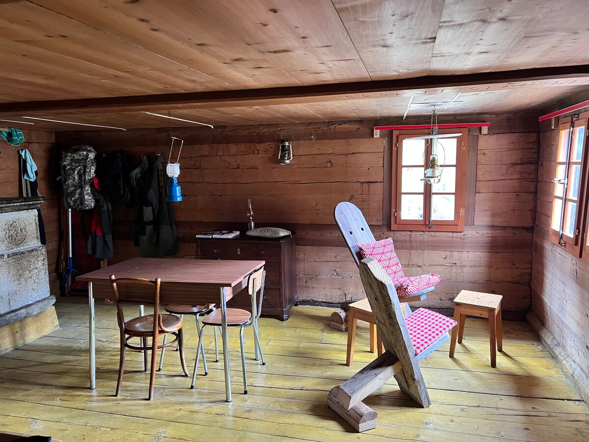 Abgeschiedene Hütte in der Natur