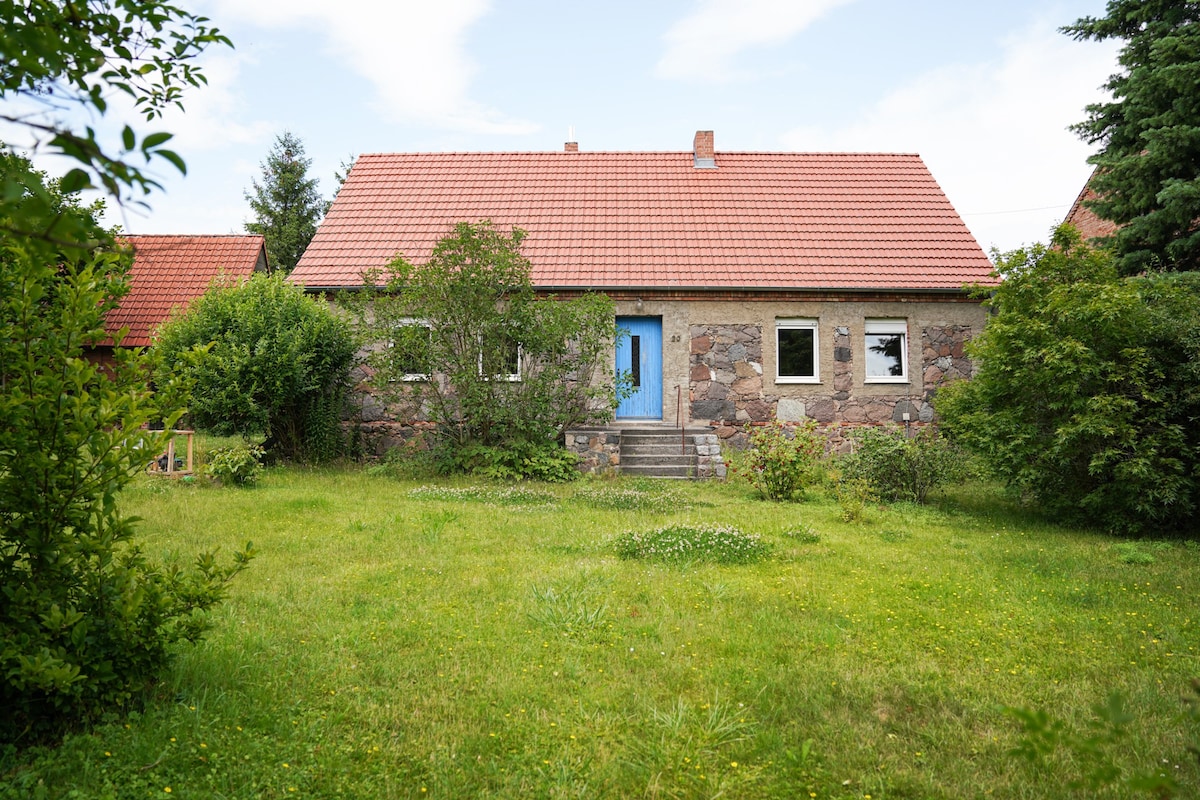 Landhaus mit schönem Garten