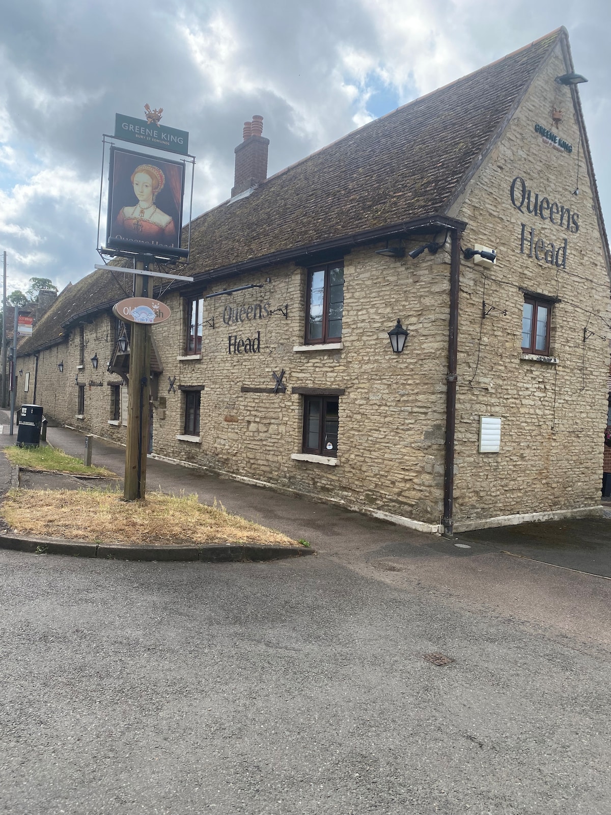 Queens Head Inn Milton Ernest （ 2号客房）