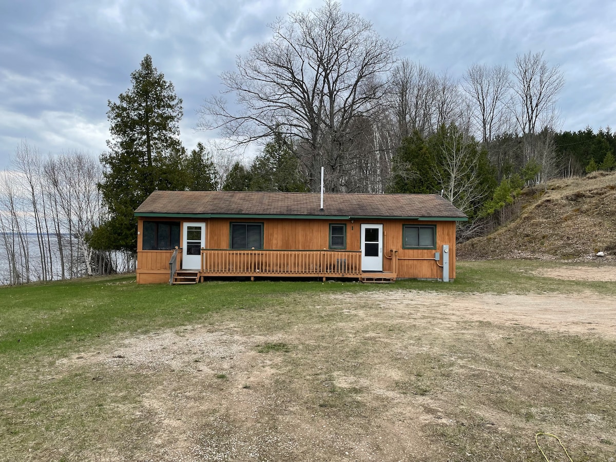 3bd 1.5 bath Lake front cabin #1