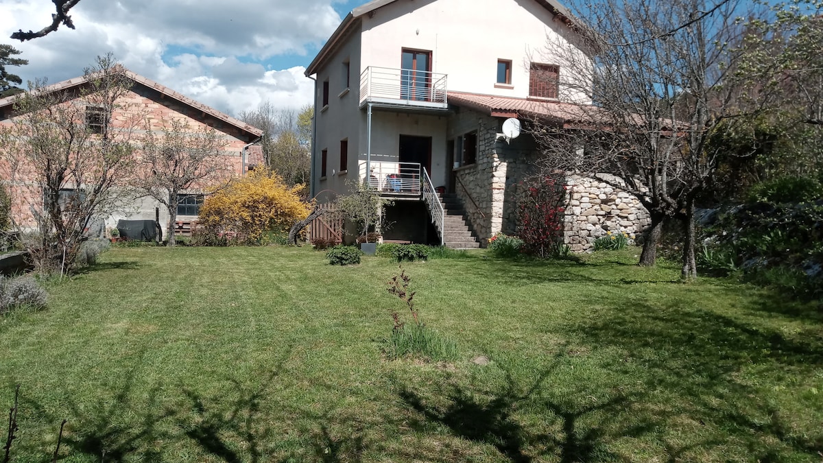 Appartement entier, La Faurie vallée du Buëch