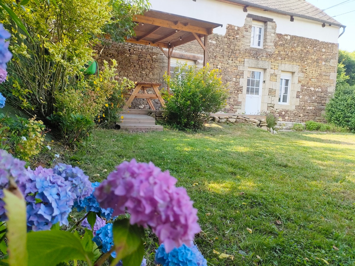 Appartement  jardin et piscine.