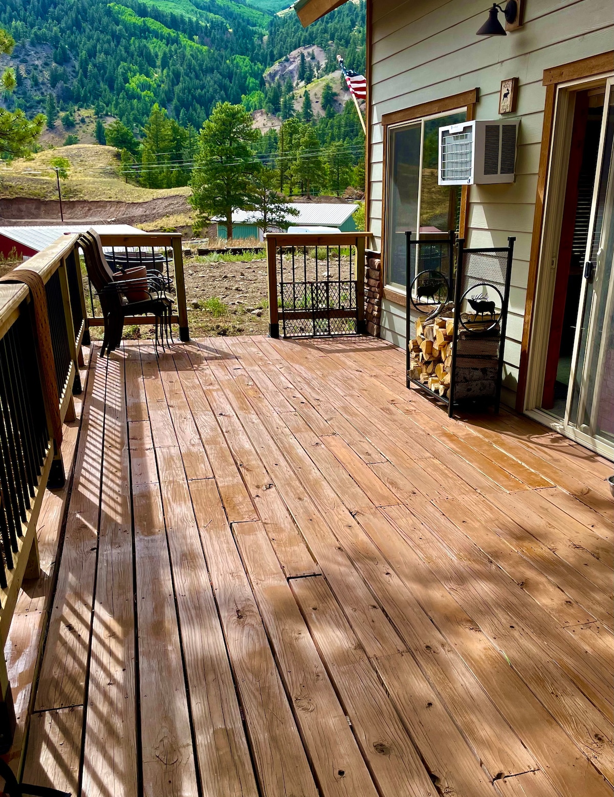 28 Peaks - Relax and unwind with mountain views!