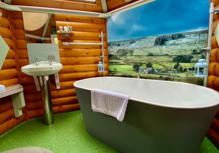 Shepard hut - Hot Tub, Outdoor Shower, Bath