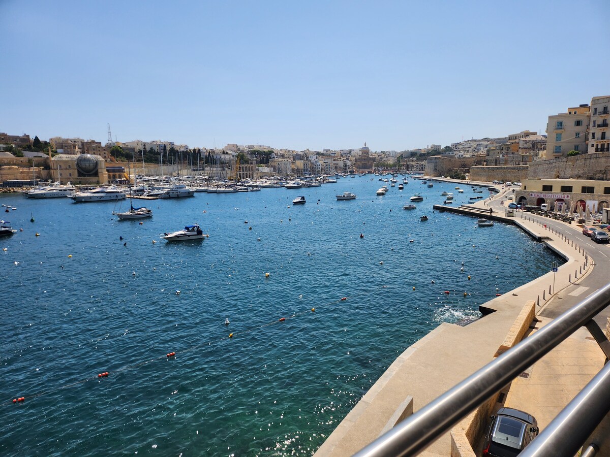 180 degrees beautiful view in Vittoriosa Malta