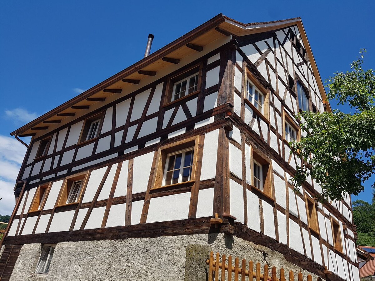 Romantic studio in a noble house from 1706