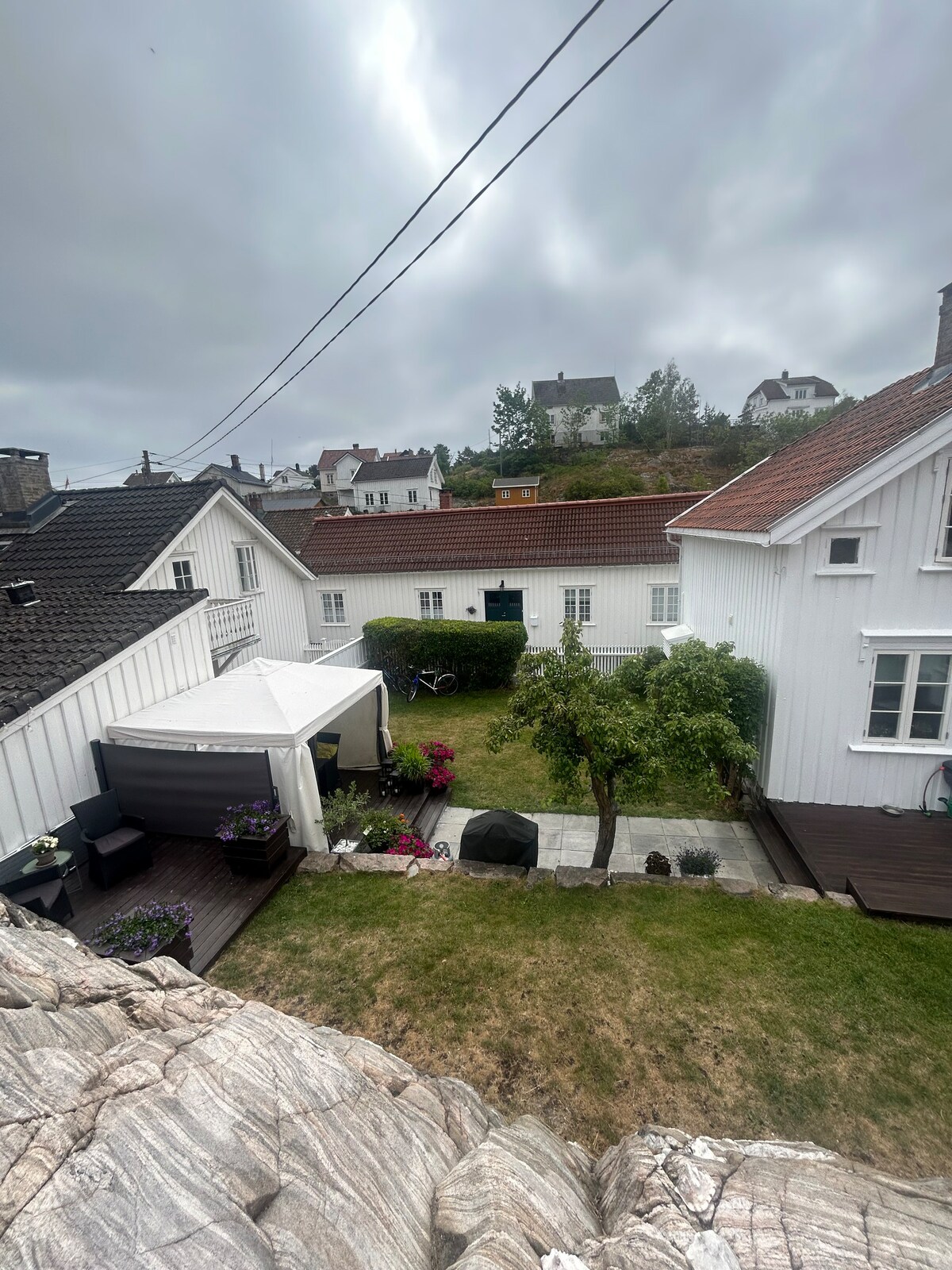 Sentrumsnær hus m/ stor hageplass