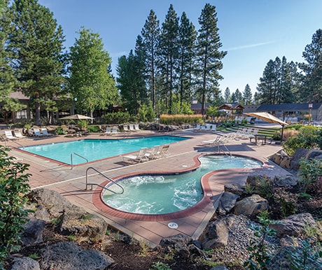 7th Mtn Condo ~ Hot Tubs ~ Pools ~ Views!