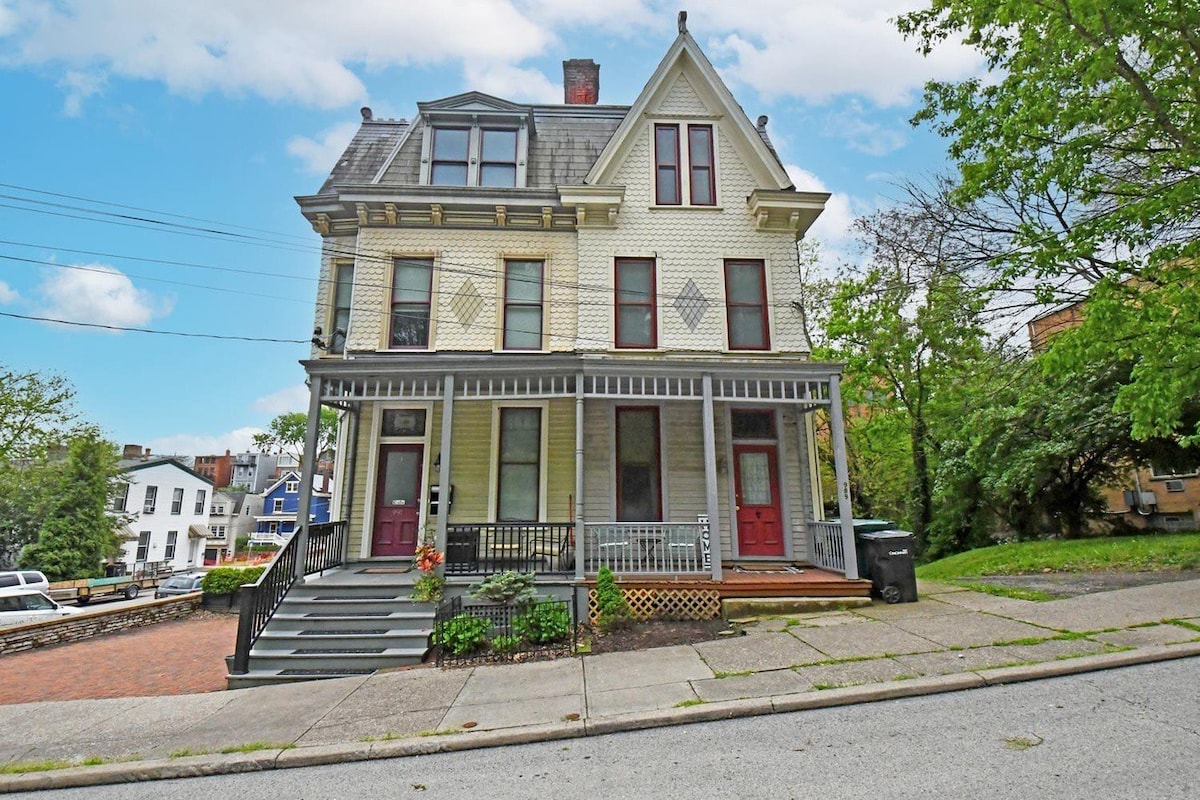 Historic Mt. Adams Townhome + River View + Parking