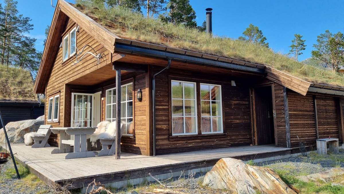 Cabin and Seljestad, Ullensvang