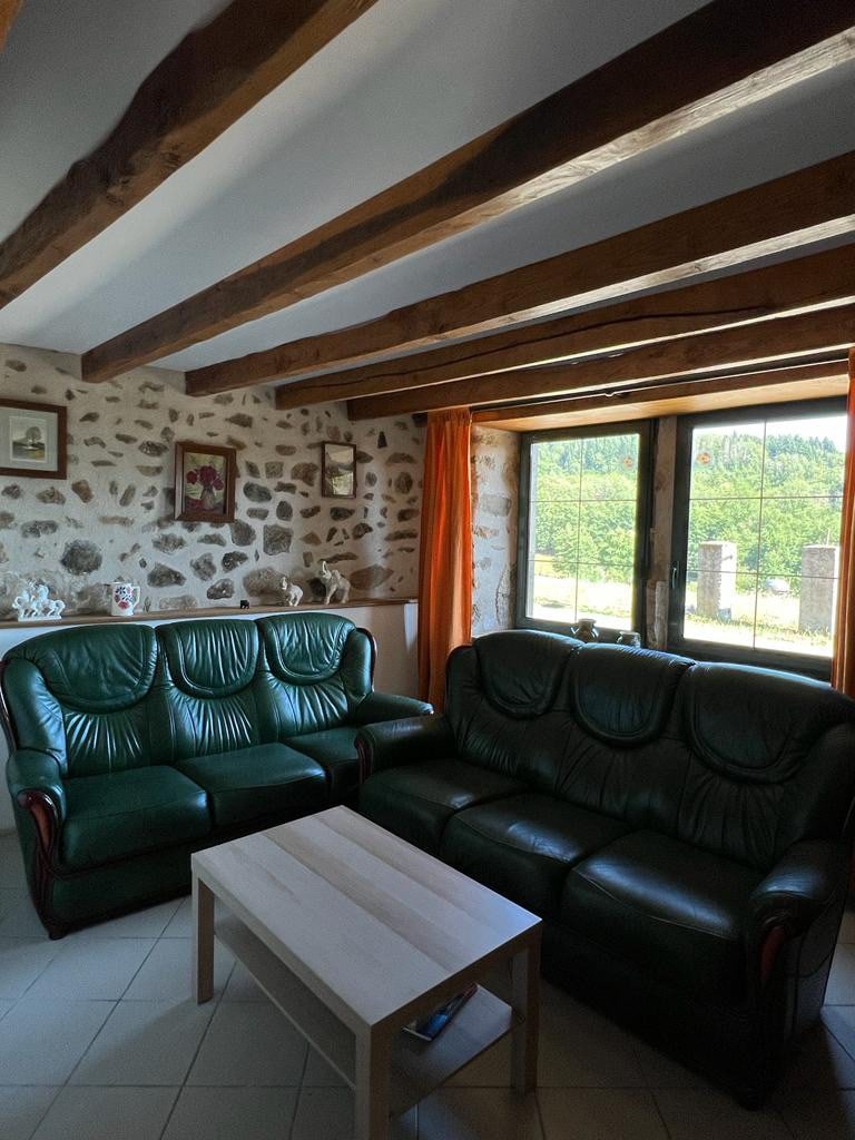 Location maison chaleureuse en Auvergne pour 10
