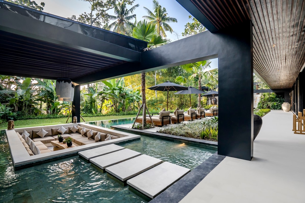 全新宽敞优雅的6卧室别墅，配备无边际泳池泳池泳池