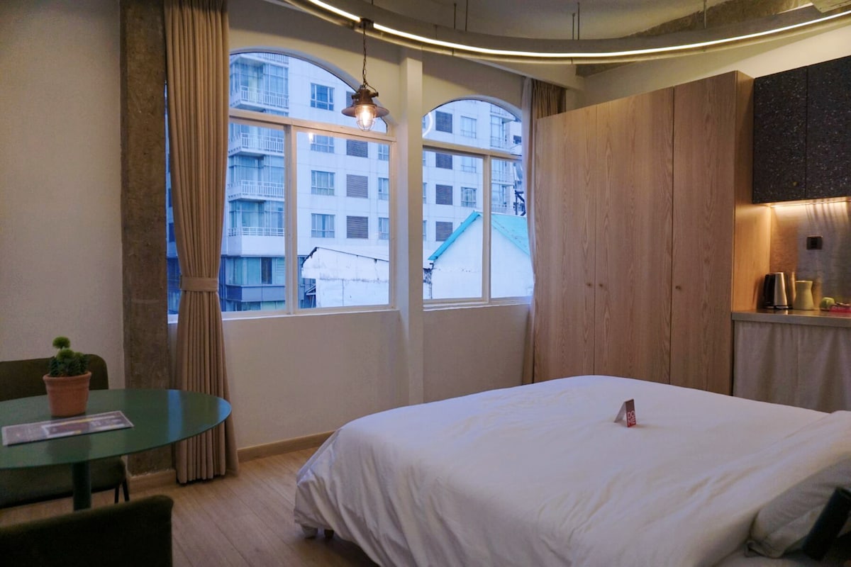 5.0 Studio - CBD Japanese Art Deco Hotel