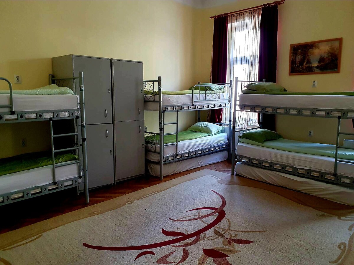 Group accommodation for up to 16