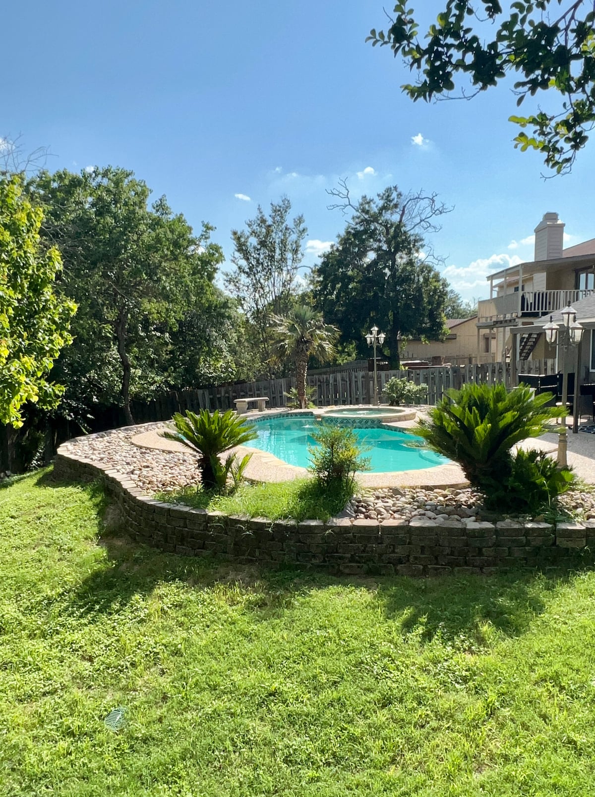 4BR Home ~ Backyard Pool Oasis ~ Pet Friendly