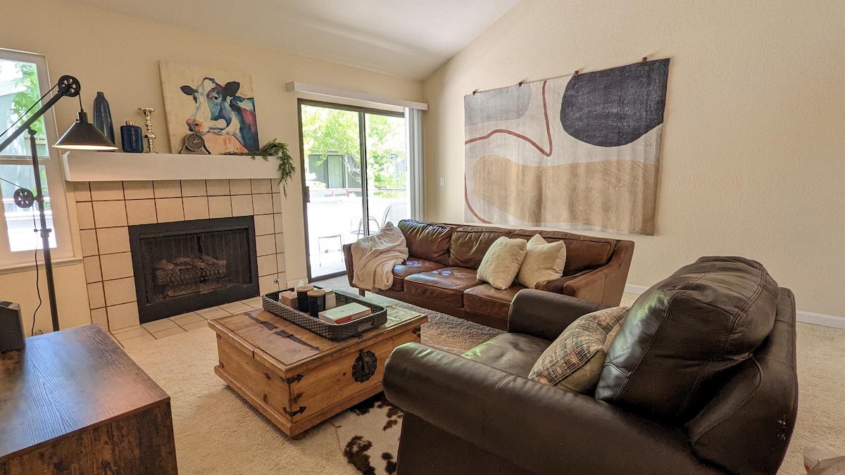 Spacious & Modern 2bd/2br Laundry + Private Garage