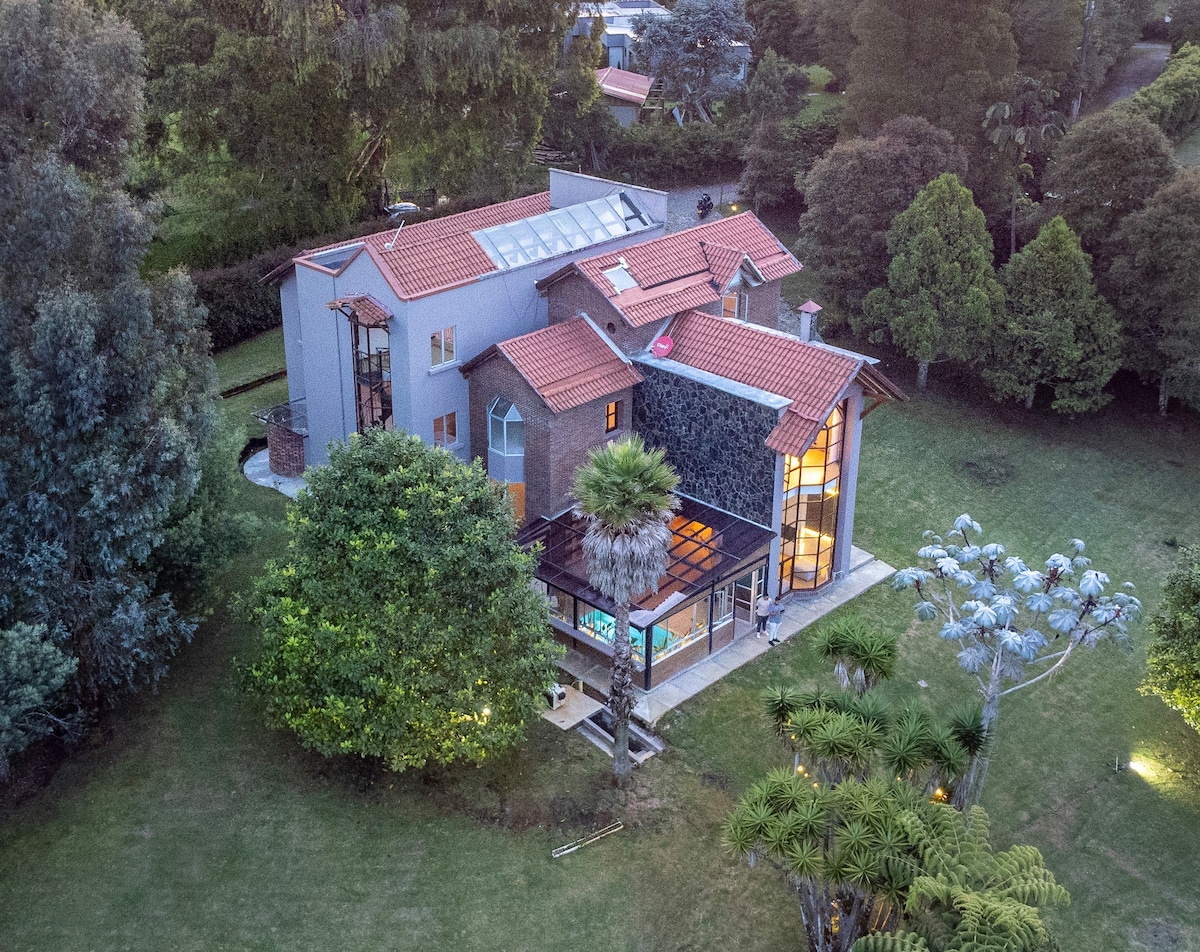 Lake Mansion in alto palmas, Pool / Poblado 15Min