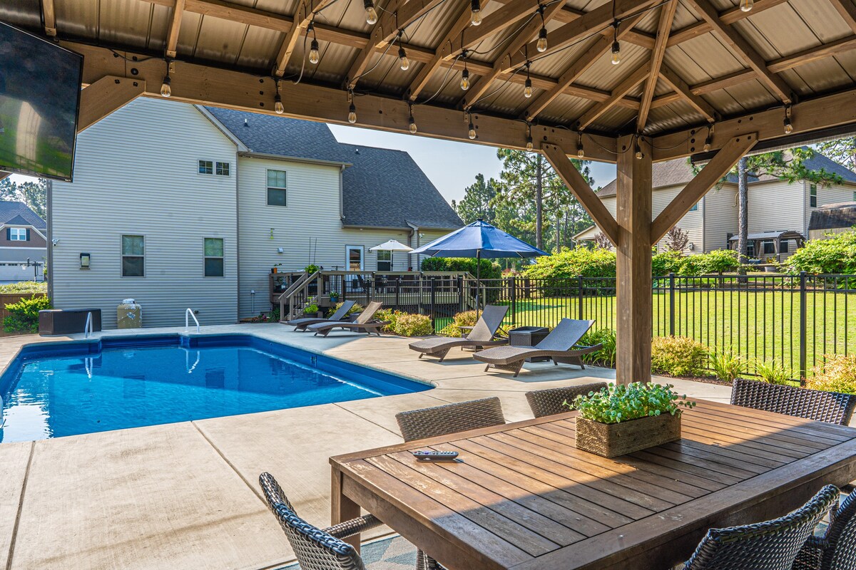 Prime US Open Home w/ Private Pool, Sleeps 10!