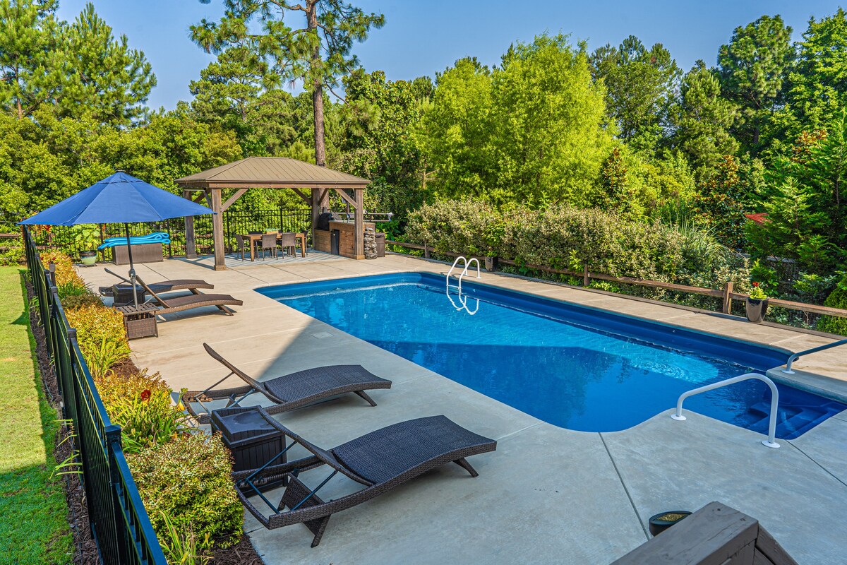 Prime US Open Home w/ Private Pool, Sleeps 10!