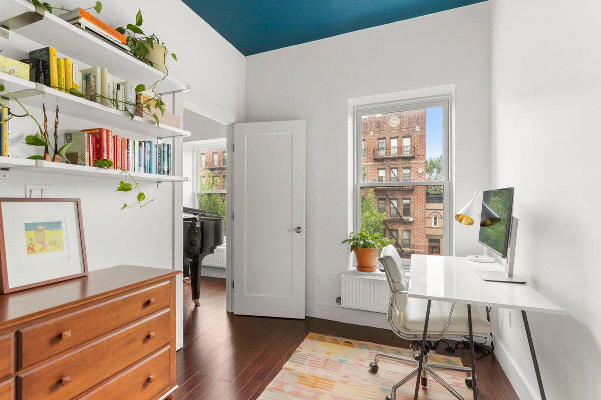 Beautiful Apartment with Rooftop & Piano