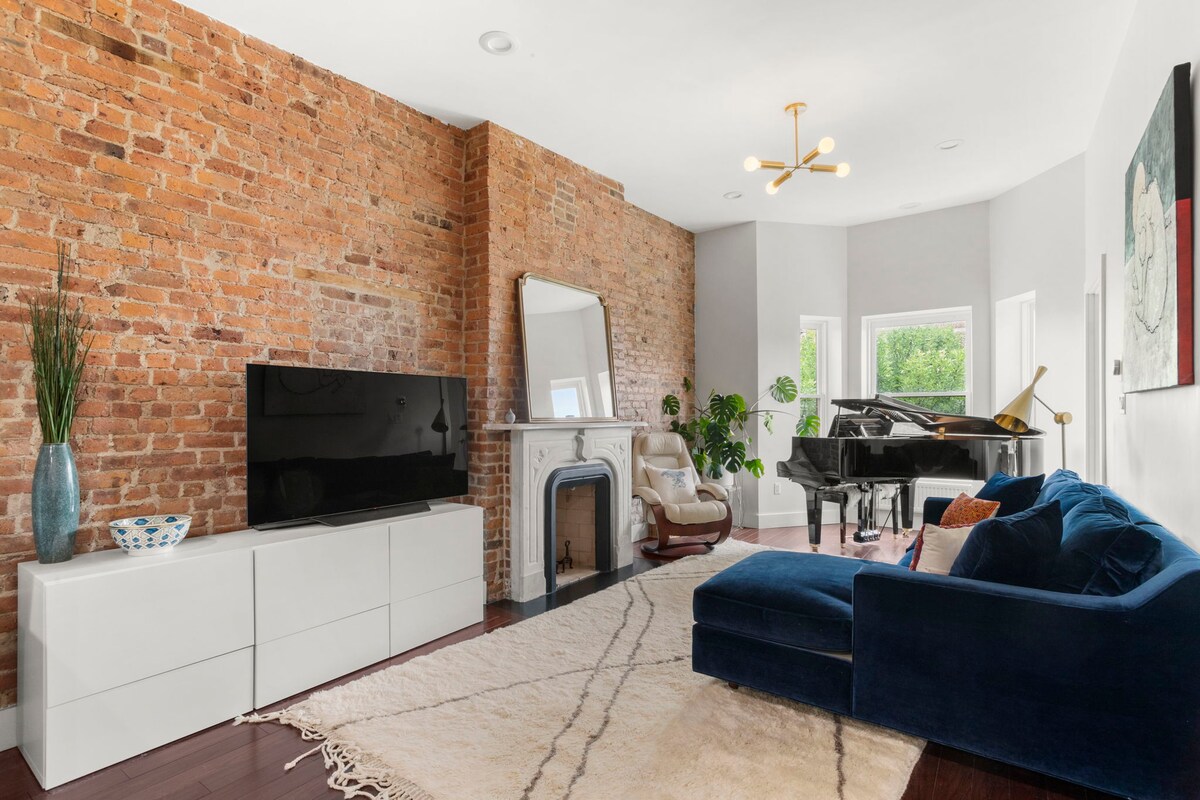 Beautiful Apartment with Rooftop & Piano