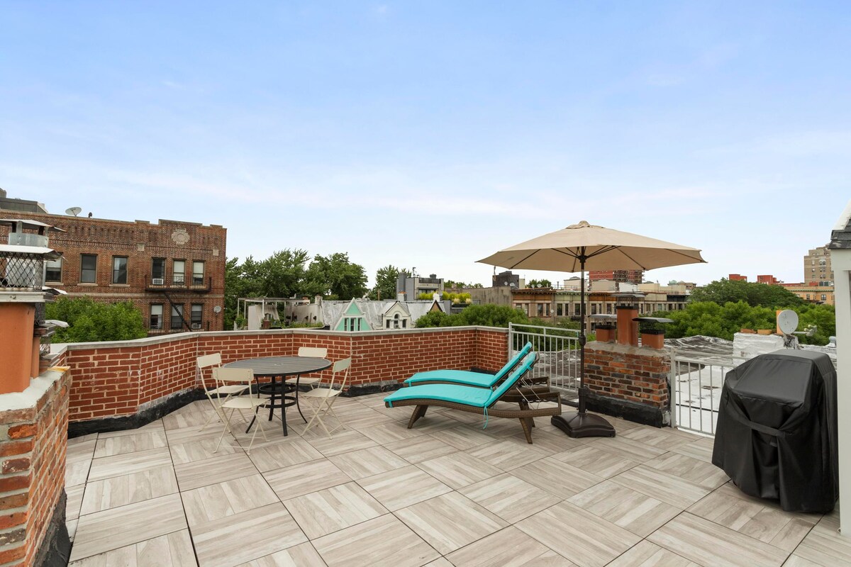 Beautiful Apartment with Rooftop & Piano