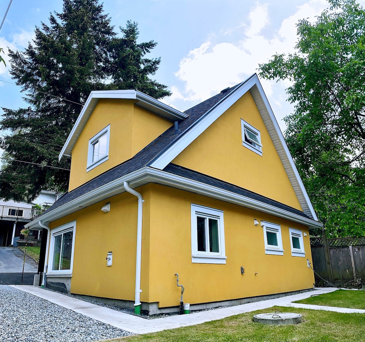 Vancouver’s Homey LanewayHouse