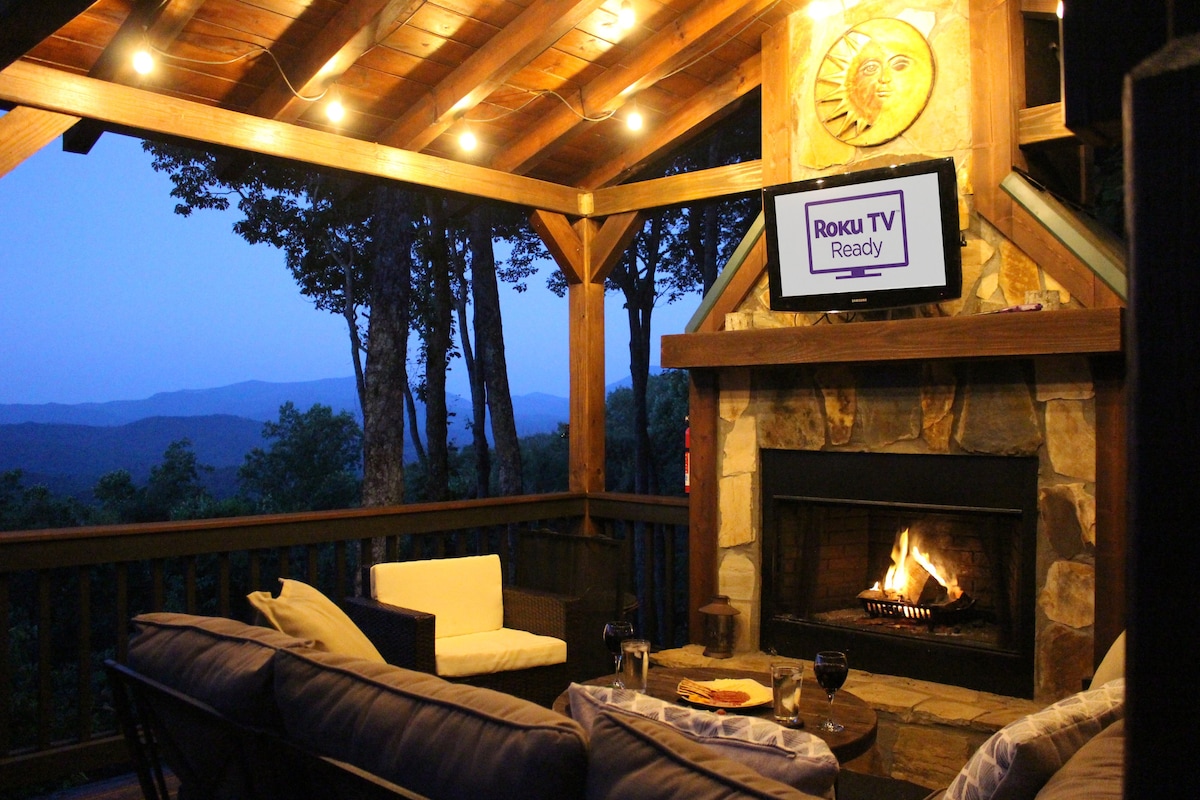 BIG Mountain VIEWS*Hot tub*2Kings*In/Out Fireplace