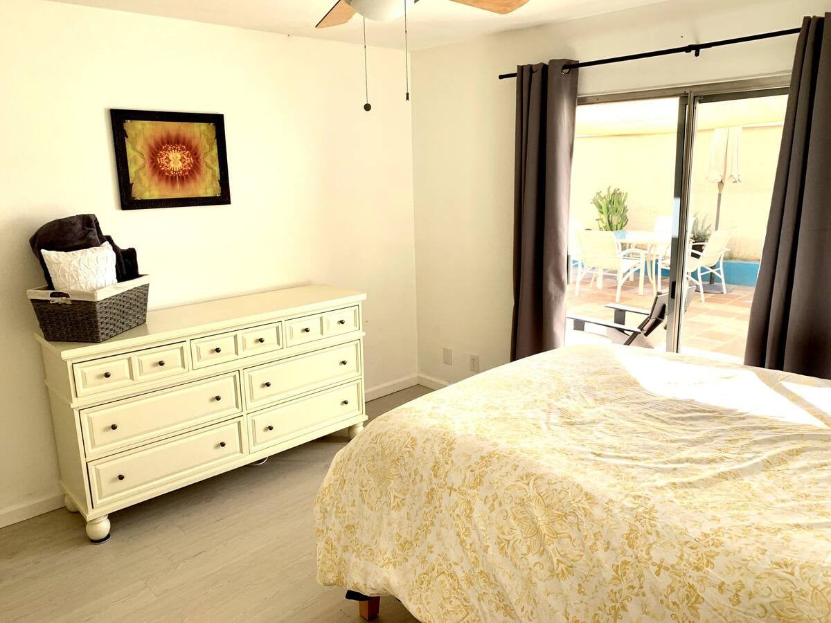 棕榈泉单间公寓（独立入口，带1间卧室/1个卫生间）