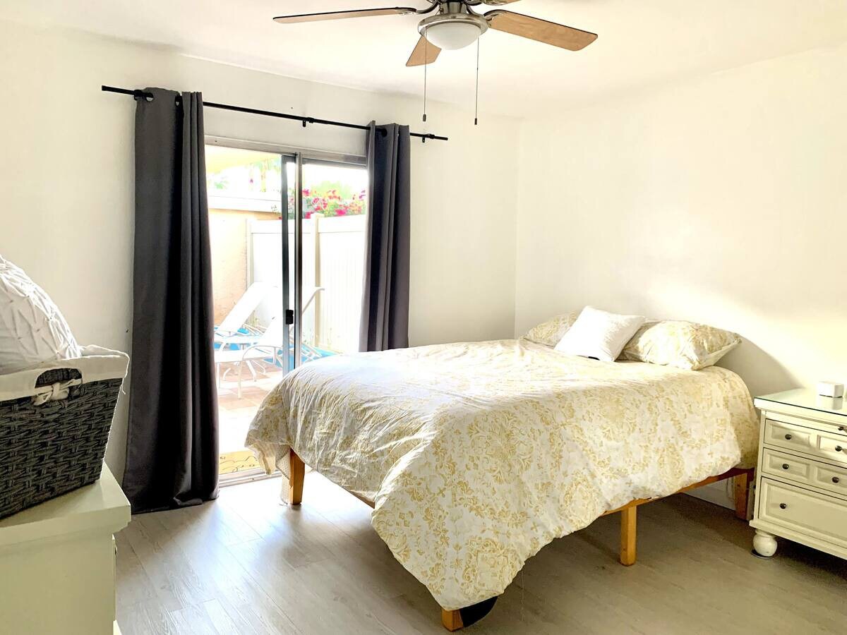 棕榈泉单间公寓（独立入口，带1间卧室/1个卫生间）