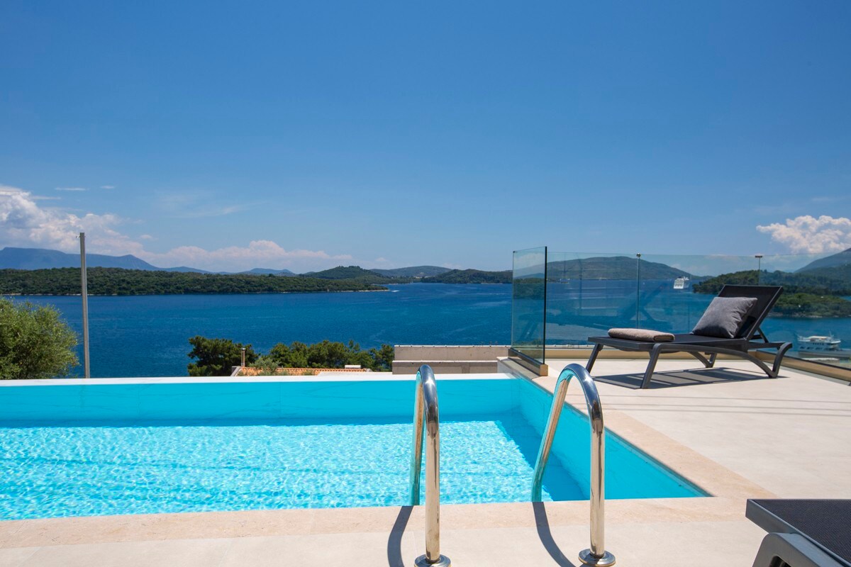 Villa Orama with Private Pool and Amazing Views