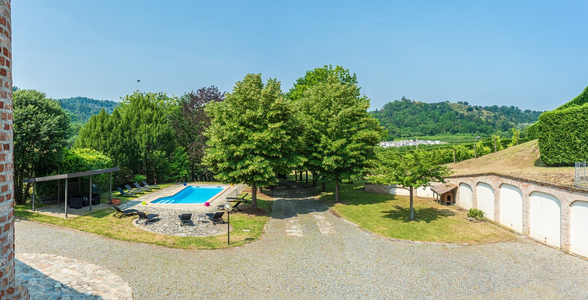 Villa Cornelia, Entire Villa with private pool