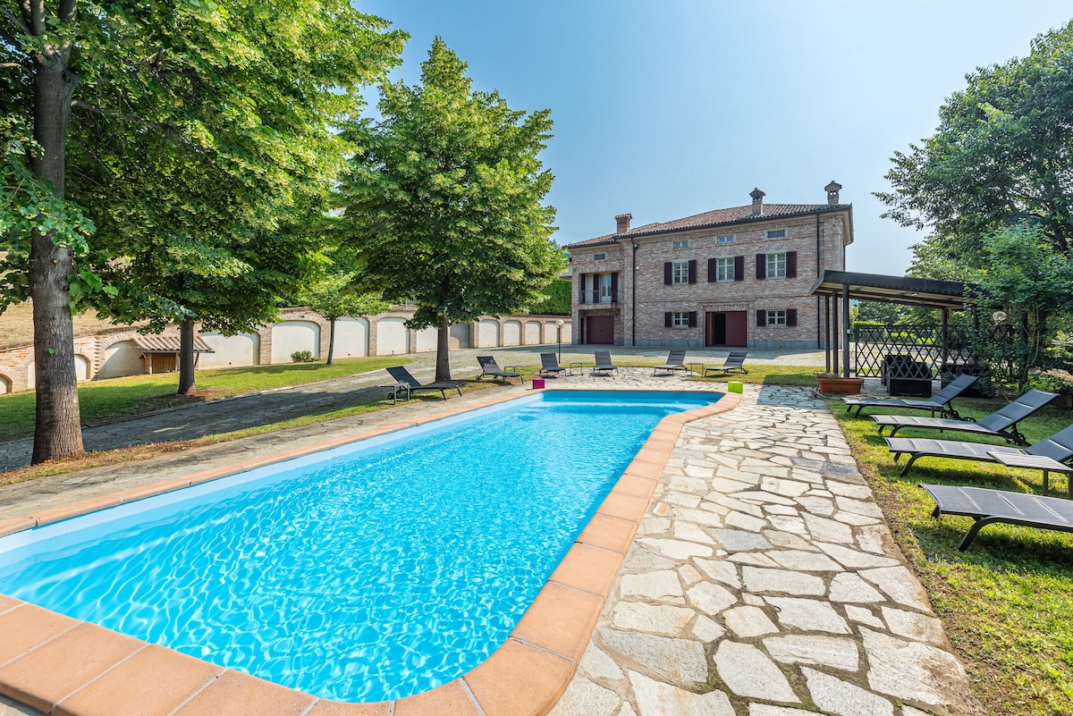 Villa Cornelia, Entire Villa with private pool