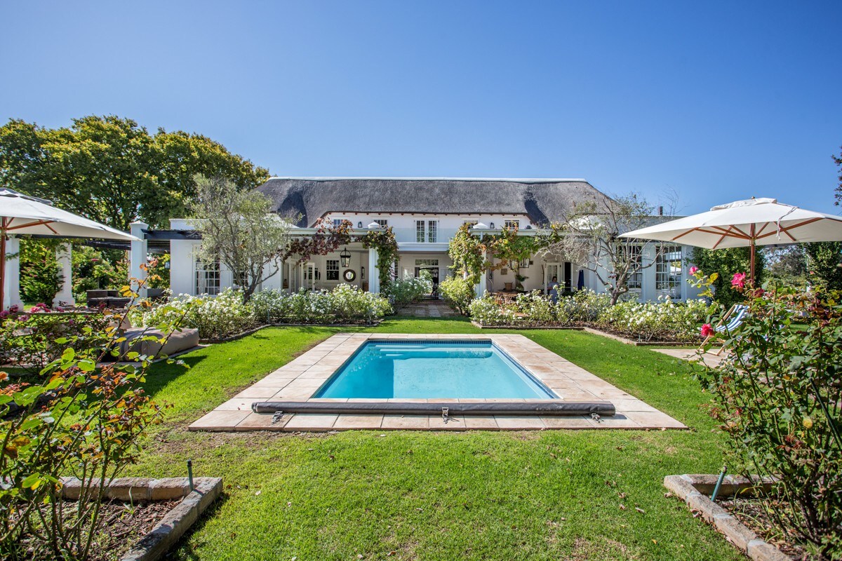 Stunning Manor House on large Constantia estate