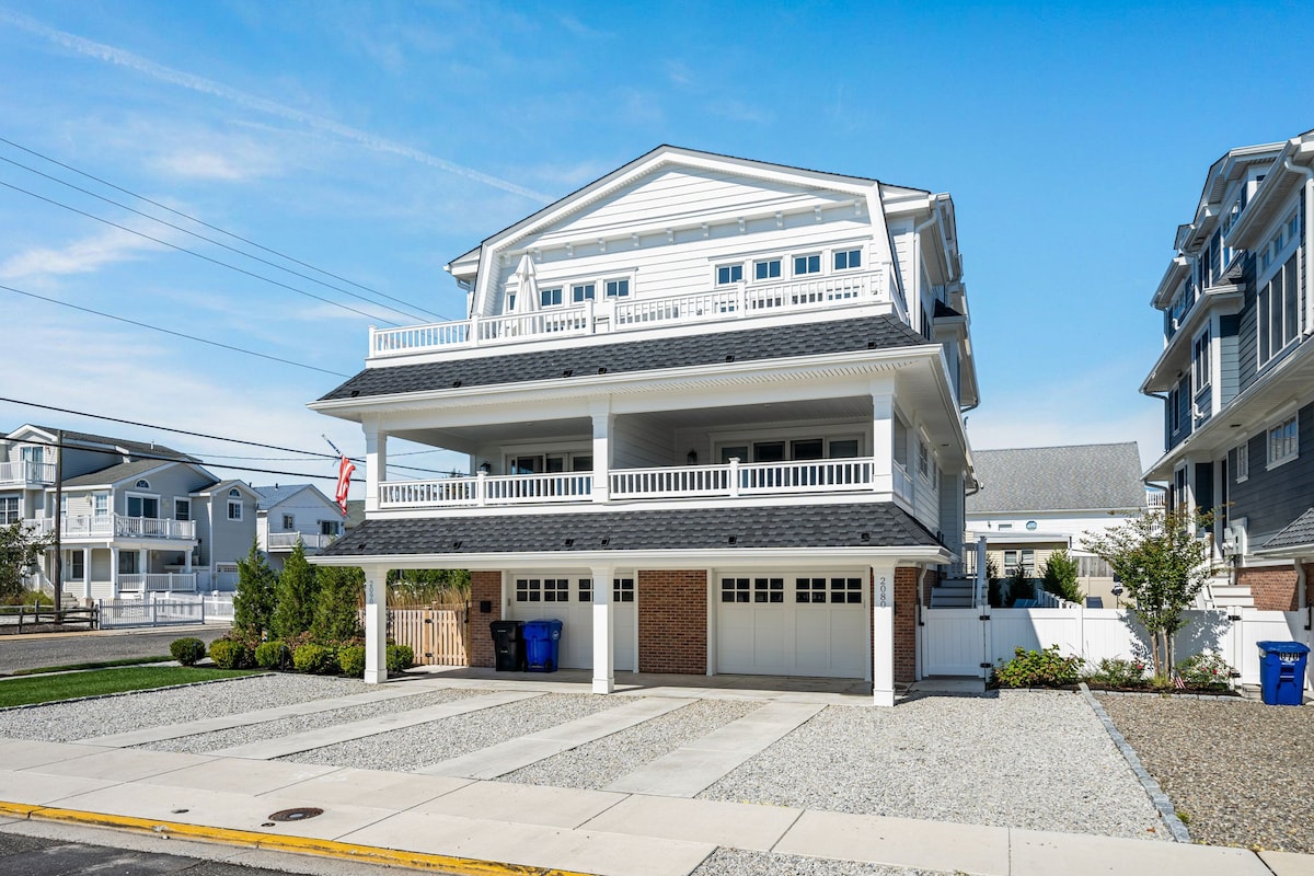 Avalon New Townhouse with Pool