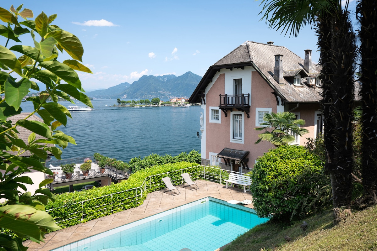 meravigliosa villa con piscina sul lago