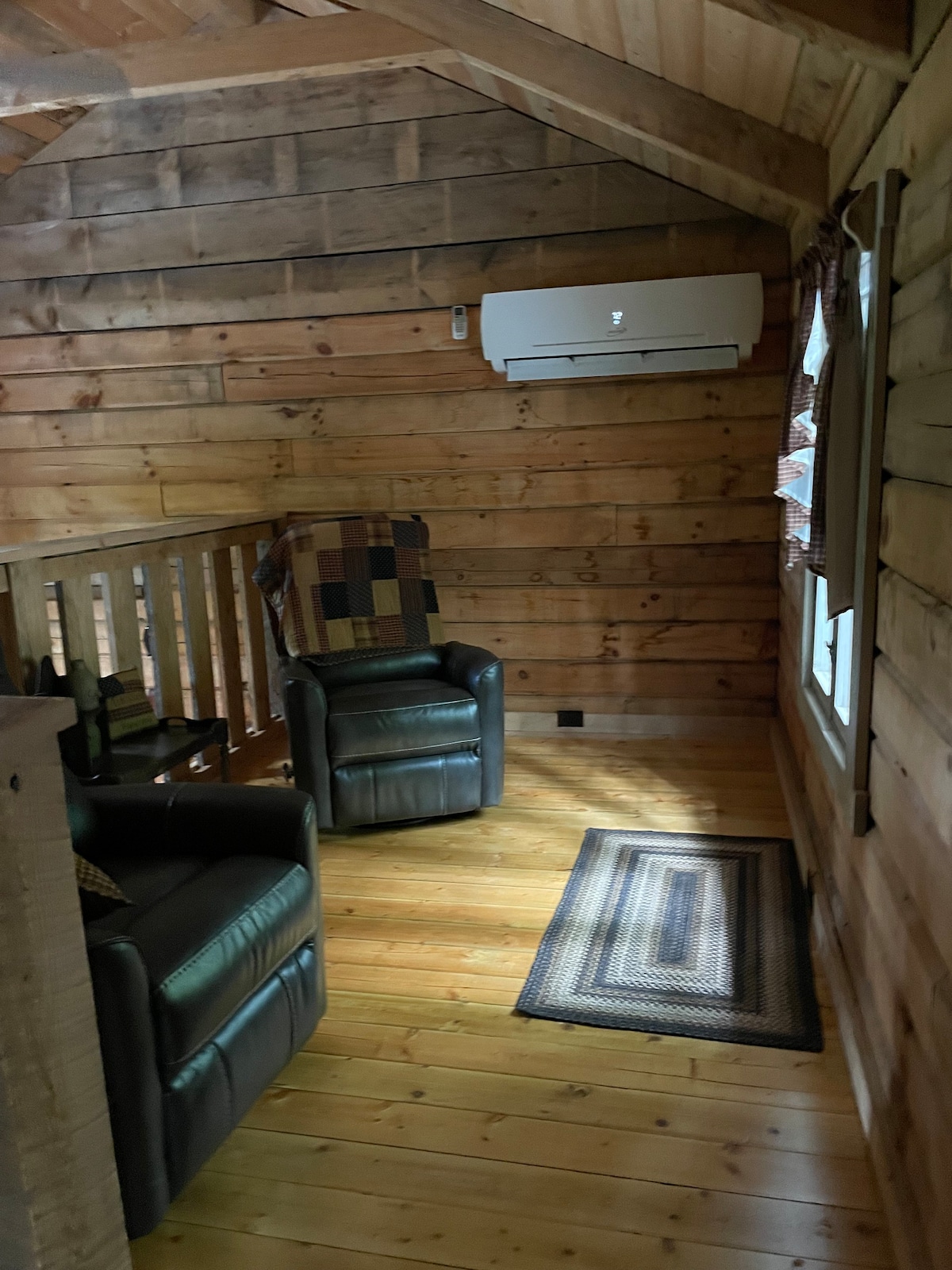 PIN OAK Cabin