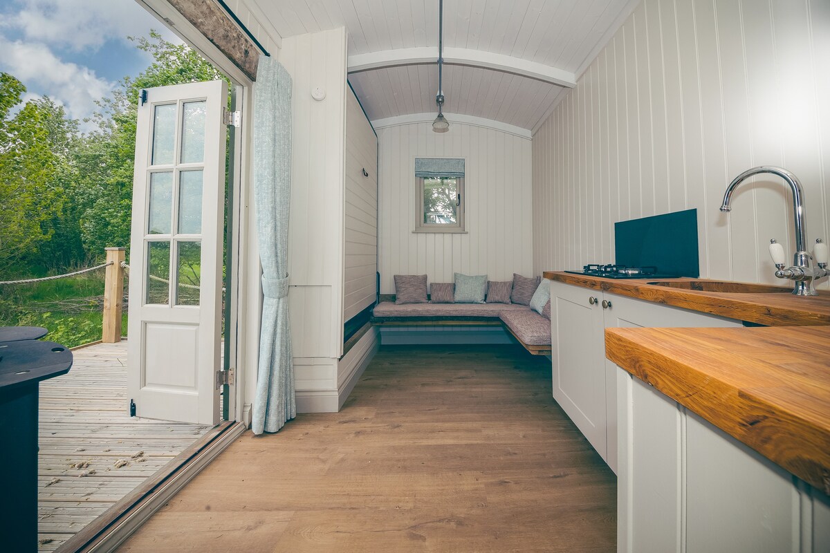 Shepherd's Hut by the Orchard 'Windfall'