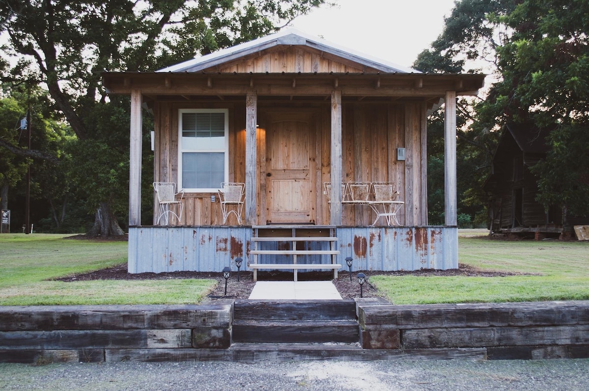 Historic Harville House cabin