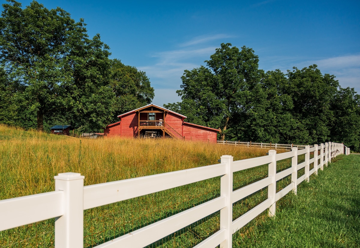 The Hayloft: 20+ mins to Downtown Greenville