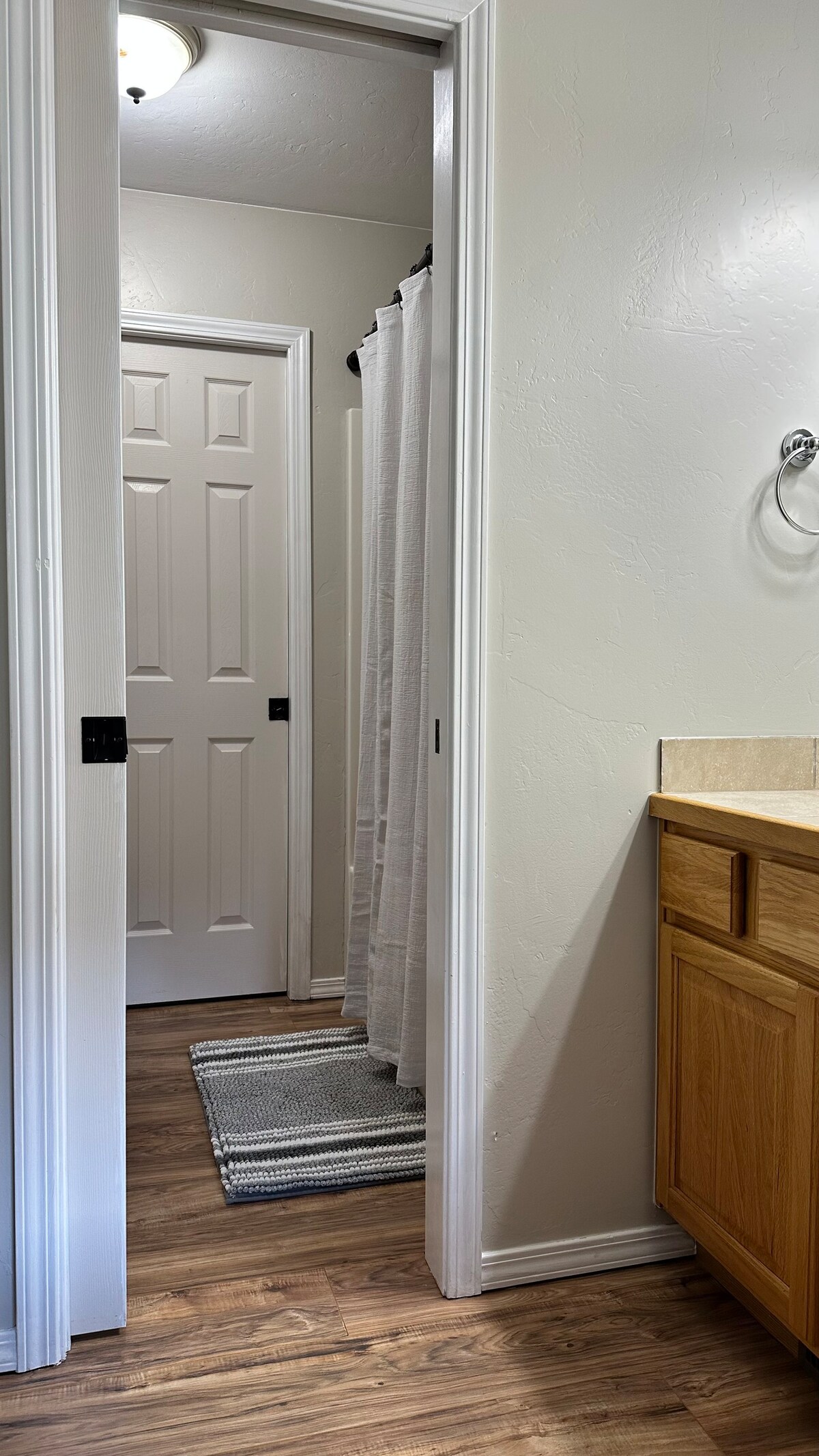 Cozy Quiet Bedroom in Bayfield Townhome