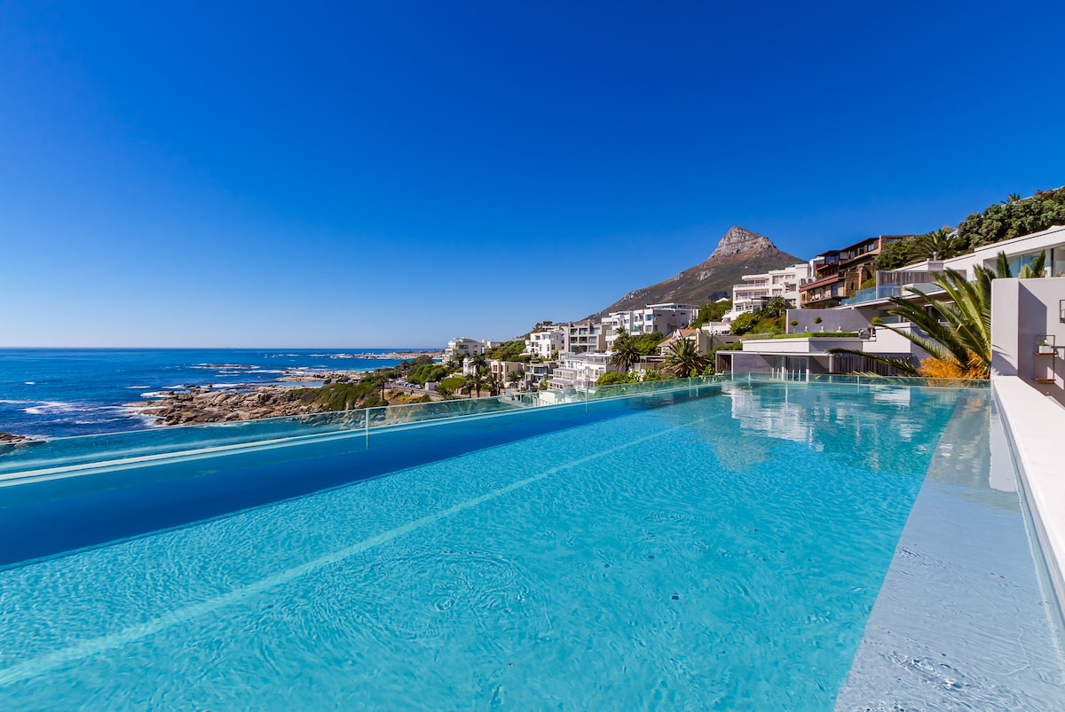 Prominent Camps Bay Penthouse Vast Ocean View Pool